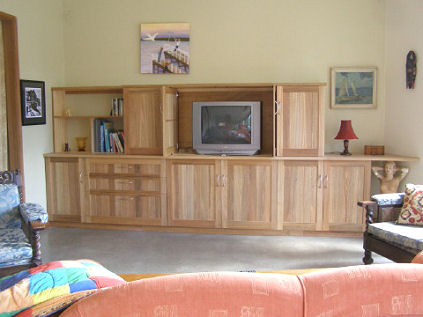 Spotted Gum Entertainment Unit